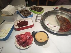 -嘎琉鲜切牛肉自助火锅