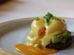 牛油果班尼迪克-Le Comptoir de Pierre Gagnaire