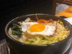 传统石锅拌饭-唯成•韩国炭火烤肉 유성고기