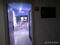 -提一眼镜·蔡司·依视路(小寨店)