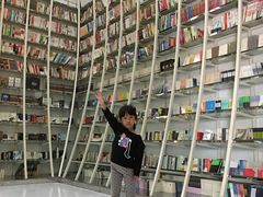 -钟书阁(松江泰晤士小镇店)