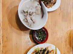 -雷祖芳老妈蹄花店