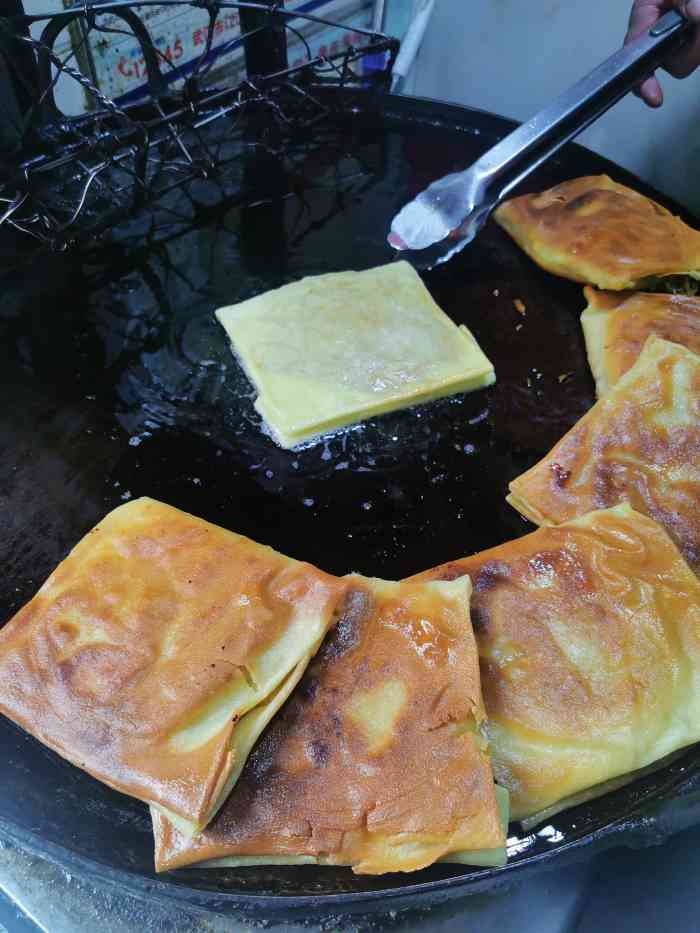 胡家豆丝饼(北湖正街店)-"他们家的豆丝味道还可以就是油多了点.