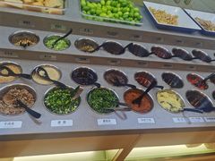 自助调料区-海底捞火锅(金地广场生日主题店)