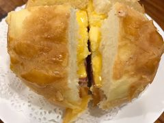 Big&nbsp;men菠萝包-澳门陈光记烧味饭店(南京德基广场店)