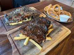-Ribs & Burgers The Rocks