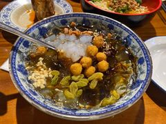 -爆炸头阿姨小四川正宗川味小吃(无任何分店)
