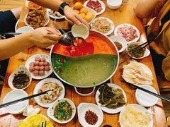 -苗伯妈酸汤火锅