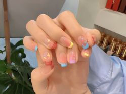 -进巍美甲美睫店