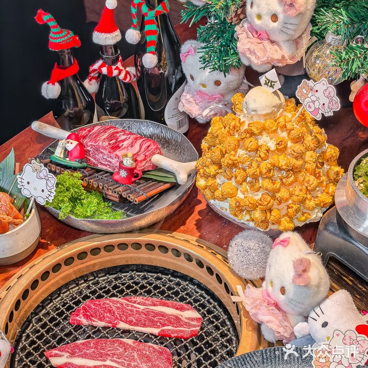 就在万象城🎄有Kitty猫的圣诞烧肉来啦!