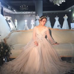 点击看大图 -艾米丽婚纱礼服