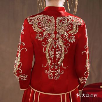 唯雅摄影礼服馆，今日分享 绽放中式浪漫 中式嫁衣遵循