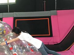 -嘿哟动霸CHUA·新潮玩运动娱乐中心·蹦床滑冰团建乐园
