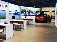 -TESLA 特斯拉(上海太古汇体验店)