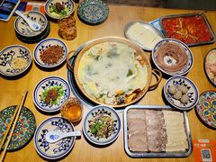 -洱火云南酸菜牛肉火锅(石景山当代商城店)