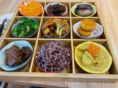 -轻蔬不用等·素食(江苏路店)