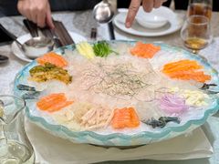 鱼生捞起-龙悦湾酒家·八阵鱼生·渔人码头店