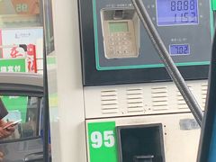 -临港服务区·停车场