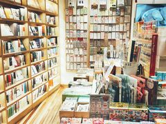 -猫的天空之城概念书店(杭州南宋御街店)