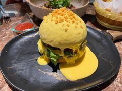 瀑布芝士牛肉汉堡-Let'sBURGERplus·非常创意汉堡(三里屯店)