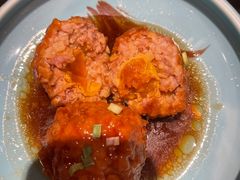 鸭蛋黄狮子头-梅飞酒家(桑园路店)