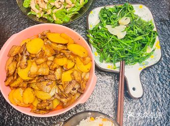 一天三顿饭，总要有一顿好好吃饭吧