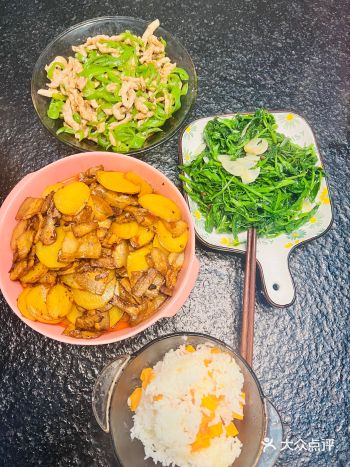 一天三顿饭，总要有一顿好好吃饭吧