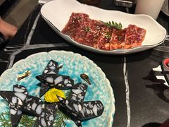 -山川小町·极番烧肉(新地假日广场店)