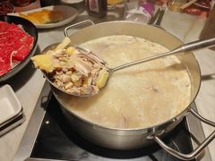 -尚尚仙·酸汤猪手·猪肚鸡火锅(华联万柳购物中心店)