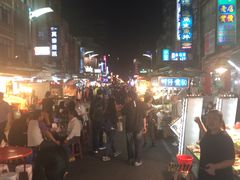 -六合夜市
