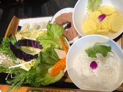 -野山舂·贵州现舂酸汤火锅(鸿通城店)