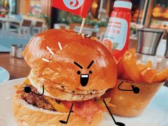 芝心牛肉堡JuicyLucy-Bistro 63 创意融合料理(广粤天地店)
