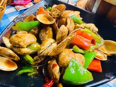 -老街烧烤大排档·地道湖北菜·龙虾馆(汉口火车站店)