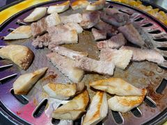 猪五花肉-釜山火炉·海鲜烤肉(紫藤路店)