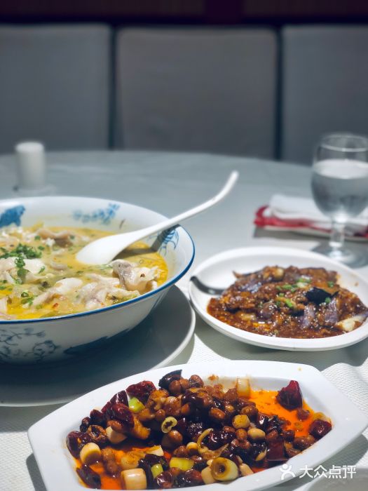 渝信川菜(华盛店)宫保鸡丁图片