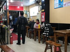 大堂-潘国仙耳光馄饨(黄家阙路店)