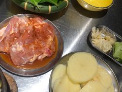-猪掌柜韩国烤肉(六折店)