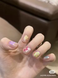 -UGIRL有个美甲