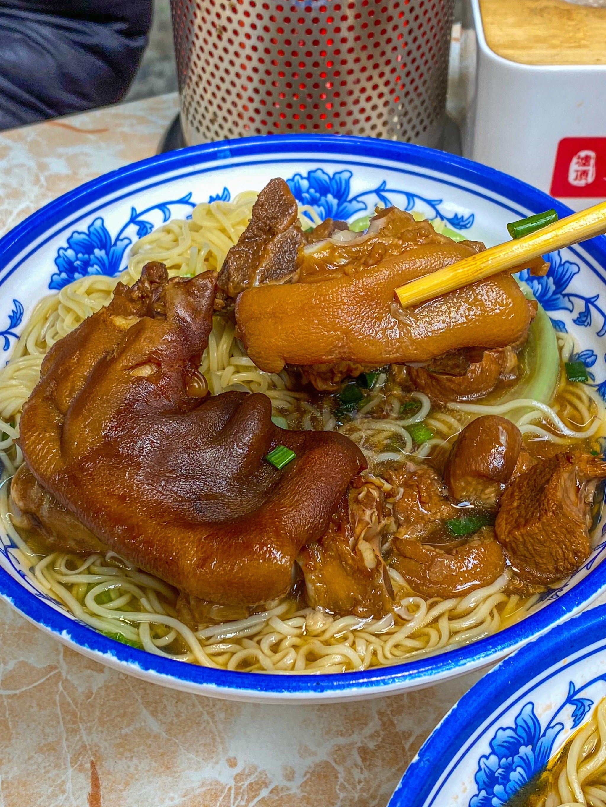 到江门跟着《狂飙》来打卡 | 强哥猪脚面