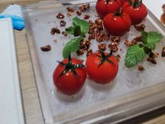 番茄脆菇沙拉-小大董·烤鸭(凤凰汇店)