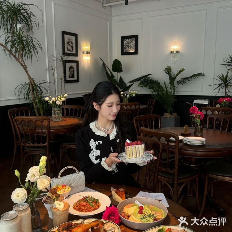 分享东阳生日餐厅🍴被鲜花包围的漂亮饭💐