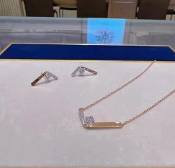 -周生生Chow Sang Sang(苏州美罗高新店)