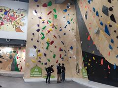 -ROCKPLUS攀岩馆(环宇城店)