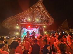 -FINNS Beach Club