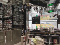 -钟书阁(群光广场店)