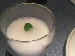 柠檬酸奶泡沫-弦月窗LUNETTE BY AMANDA(复兴路店)