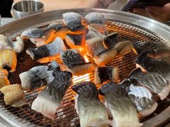 -围炉肉舍•炭烤活鳗•丹东海鲜烤肉(步行街店)