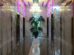 -上海虹桥西郊假日酒店
