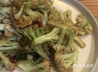 安静的环境适合聊聊天。「锅包肉」