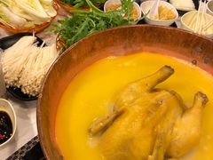 -鲜入围煮花胶鸡海鲜火锅